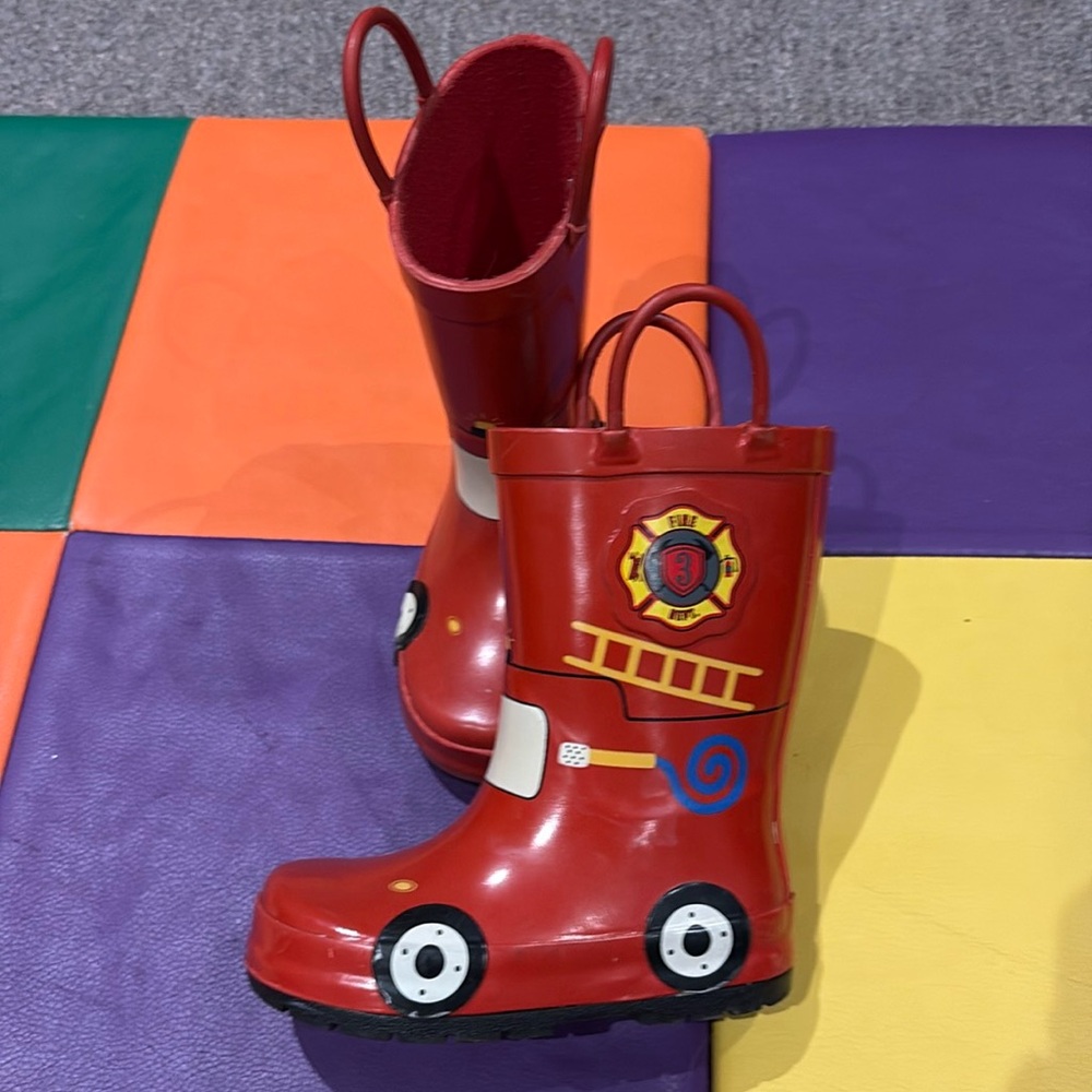 Rain boots fire truck size 7